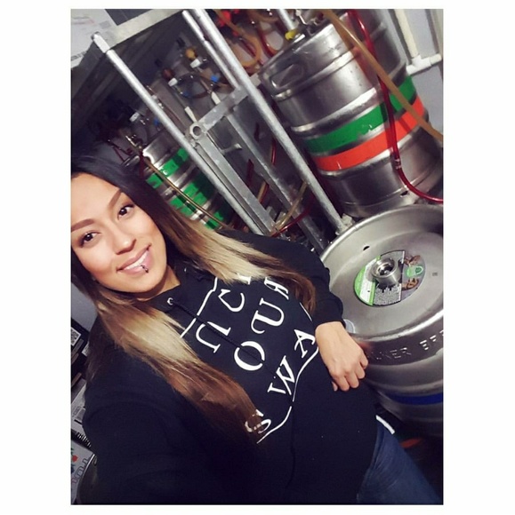 Meet your Posher, Natalia - Picture 3 of 6